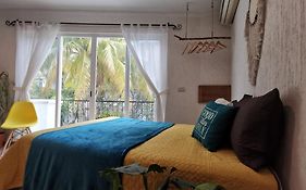 Beautiful & Cozy Near Beach Apartment Pool & Kingsize Bed
